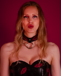 Kissing Collar